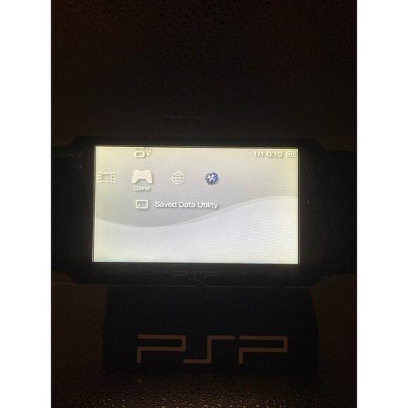 Black psp 3000 w/charger,game, memory card & new battery w/ box and manual - Picture 8 of 8